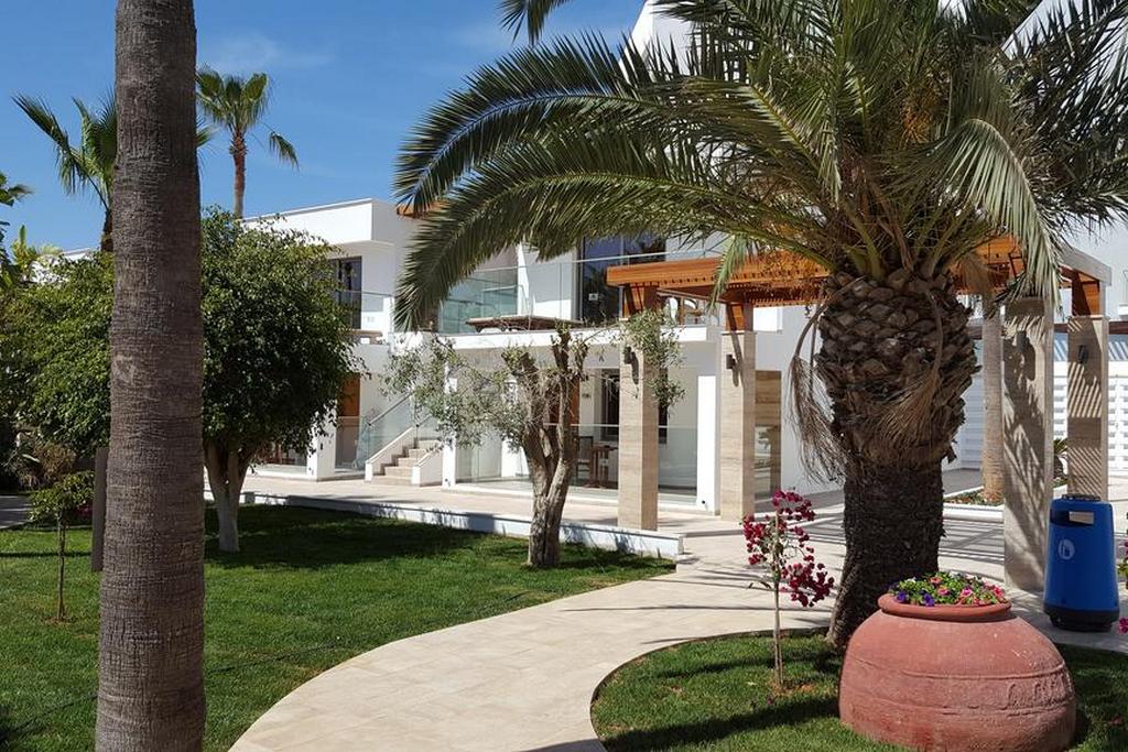 ad_adams_beach_hotel_6